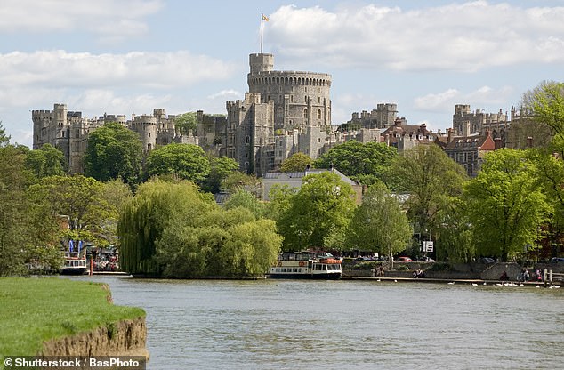 On his journey, Ed capsized twice, came across sunken ships and picked up plastic rubbish that had ended up in the river. The image above shows the town of Windsor from the banks of the Thames.