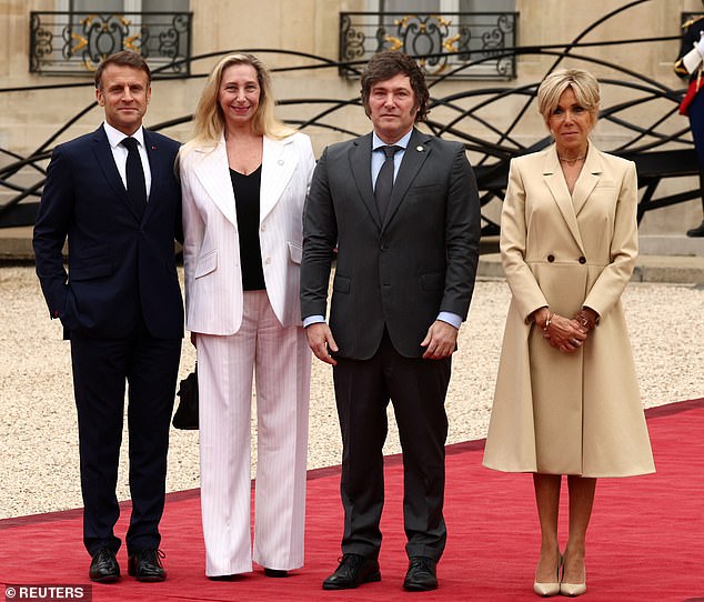 Macron and Brigitte pose with the President of Argentina, Javier Milei, and his sister Karina Milei