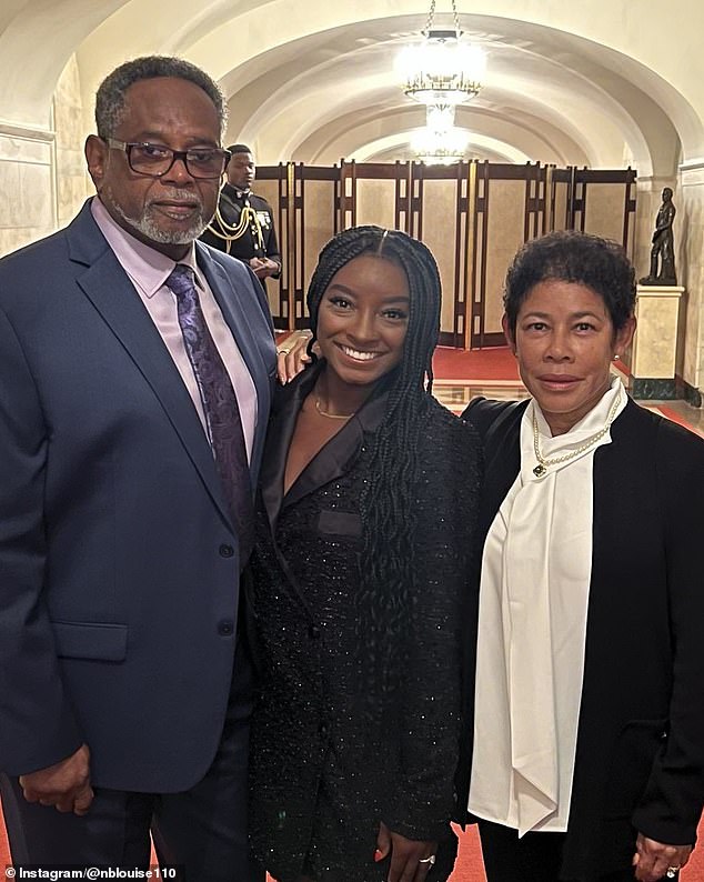 Simone's maternal grandparents, Nellie and Ronald Biles, adopted her and her siblings.