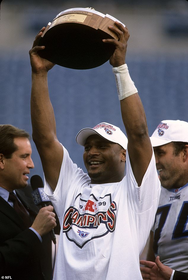 He led Tennessee to an AFC Championship that season, but lost in Super Bowl XXXIV.