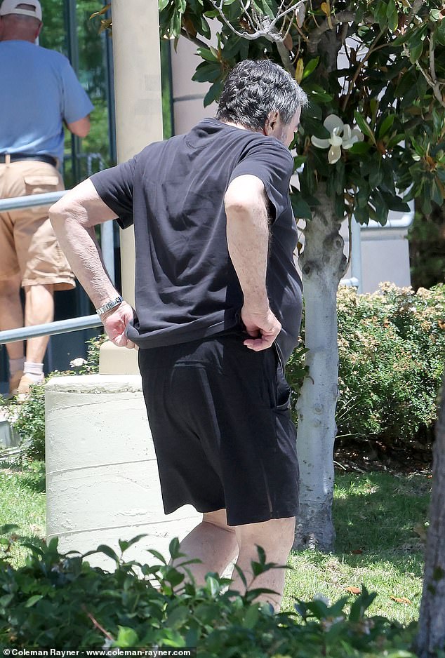 While working out at the gym last week, Selleck wore high-waisted shorts, a black T-shirt and Brooks running shoes.