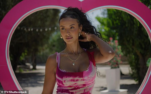 Maya once again showed off her stunning figure in a chic pink minidress and sky-high heels as she walked into the villa.