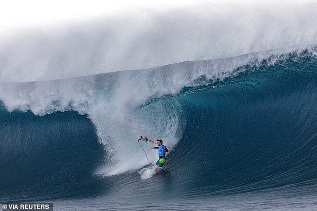 Robinson said he nearly drowned during the competition in Teahupo'o, French Polynesia.