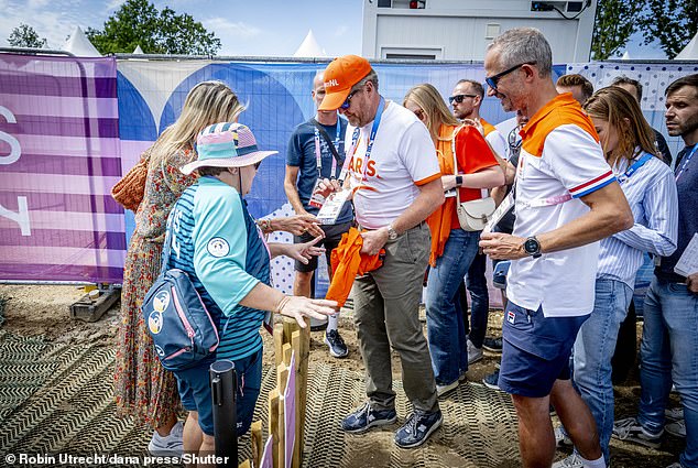 Queen Máxima met with other fans of the Dutch team during her second day at the Paris Olympics