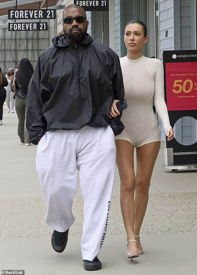 The model says Kanye, 47, who is more than twice her age, sent the messages in March, despite being married to Bianca Censori (seen together in California in March).