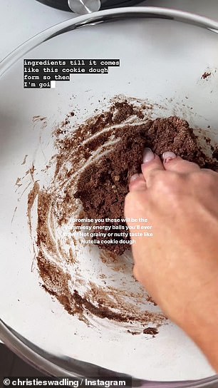 On Wednesday, Swadling took to her Instagram Story to show her 121,000 followers how to make the sweet treat.