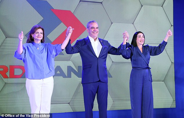 Vice President of the Dominican Republic, Raquel Peña (left), President Luis Abinader (center) and First Lady, Raquel Arbaje