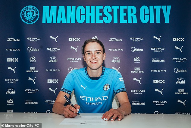 Manchester City sign Dutch international Vivianne Miedema on a three-year contract