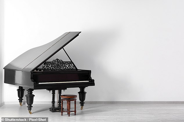 What is the equivalent of 394 kg? It is like adding the weight of a grand piano, which typically weighs between 300 and 600 kg.