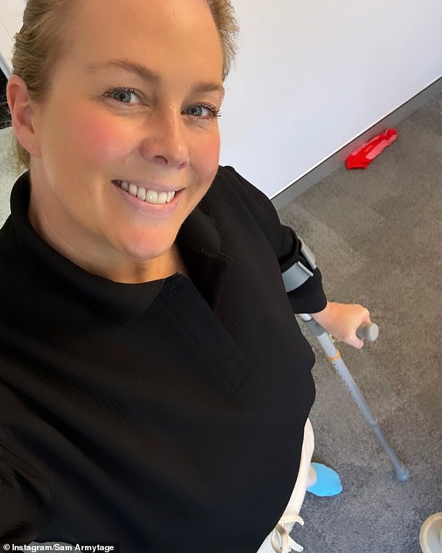 Sharing snaps from the hospital earlier this month, Samantha explained she had undergone the surgery after suffering osteoarthritis from torn cartilage in her right hip.