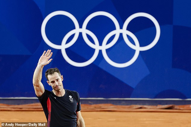 Murray bid farewell to tennis at Roland Garros with five Olympic rings behind him