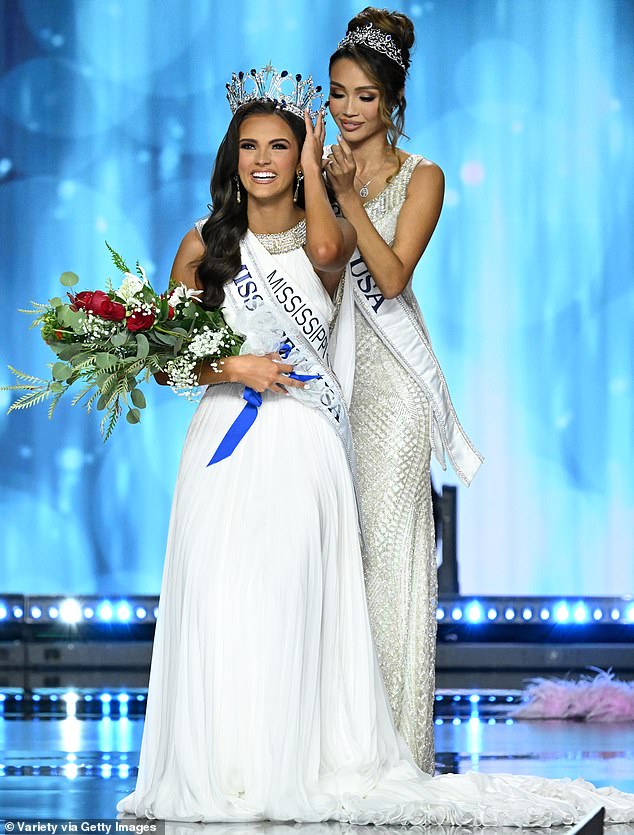 It was Savannah who took the stage that night to award the title of Miss Teen USA to Addie Carver, a 17-year-old from Mississippi.