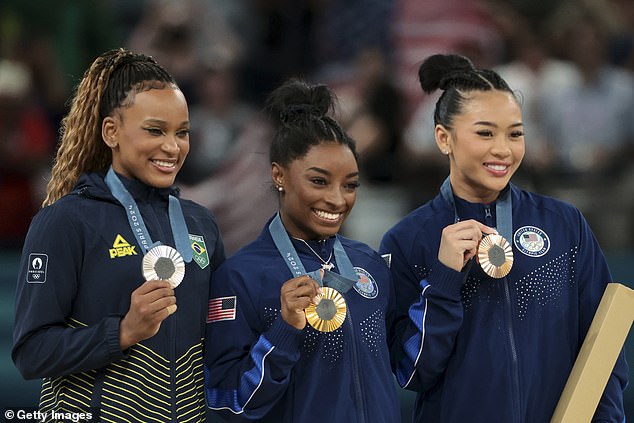 And Biles explained that it was all due to the pressure that Rebeca Andrade (left) put on her.