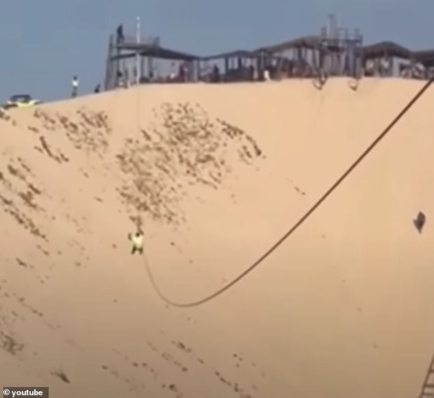 Sergio Lima was filming himself sliding down the zipline cable at Canoa Quebra beach in the municipality of Aracati in October 2022 when one of the wooden beams collapsed and made him fall while his girlfriend watched in horror.