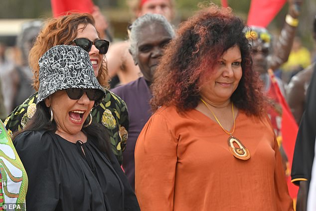 Outgoing Minister for Aboriginal Australia, Linda Burney (left) and new appointee, Malarndirri McCarthy (right)