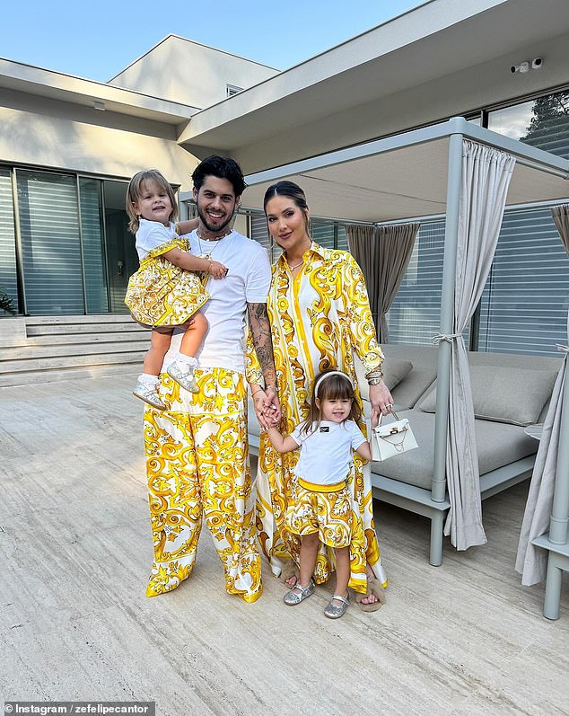 Zé Felipe takes his one-year-old daughter, María Flor, with his girlfriend Virginia Fonseca and her three-year-old daughter, María Alice