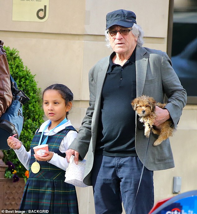 Robert De Niro was doing his usual fatherly duty on school trips with his daughter.