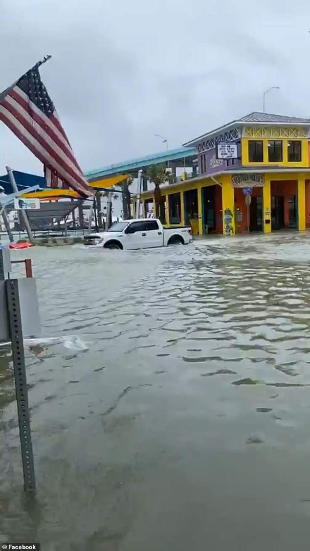 Here you see more of Fort Myers, located right in the middle of Florida's Gulf Coast.