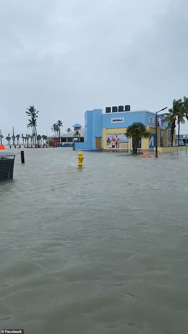 1722806180 64 Dramatic images show flooding in Florida as Tropical Storm Debby