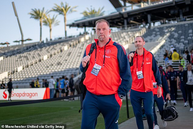 The club replaced goalkeeping coach Richard Hartis with Jelle ten Rouwelaar, who joined from Ajax.