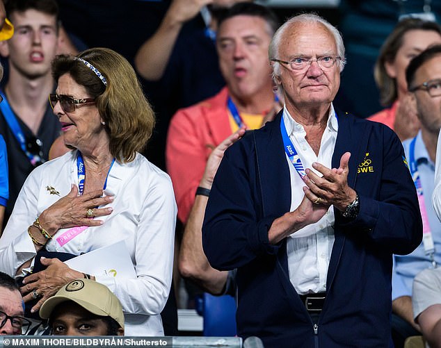 Carl XVI Gustaf seemed very pleased with the result, as he was photographed standing and applauding with his arms in the air.