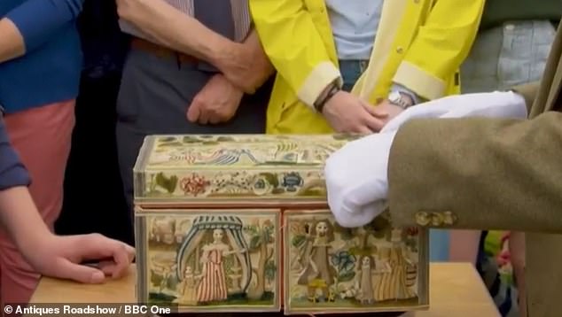 Expert John Foster was given a wooden box carved from a stump 