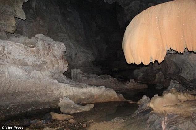 This image shows the interior of the cave before the flood.