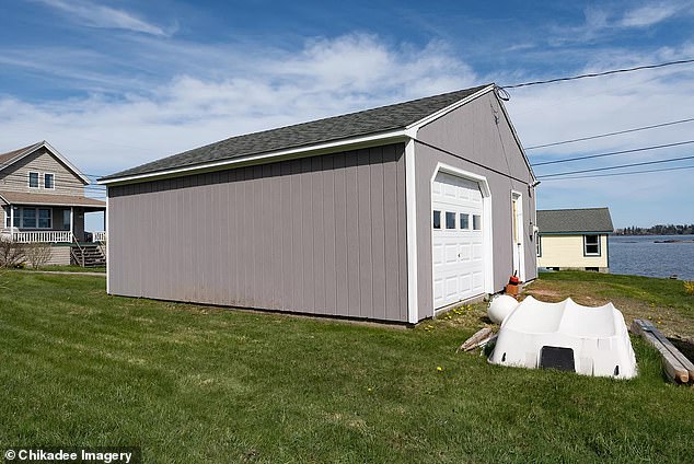 However, the property is only a garage, which currently has no plumbing system.