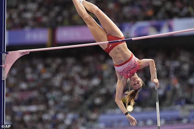 Canadian pole vaulter cleared a national record of 4.85m to win bronze in Olympic final