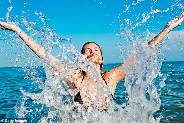 Always rinse your hair with fresh water before swimming in the sea so that it does not absorb as much salt.