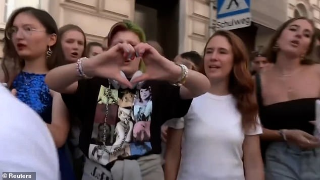 Taylor Swift fans 'take it out' on the streets of Vienna after concert cancellation