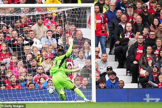 Onana ran towards his goal but could not prevent the ball from entering the net.