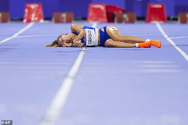 Zarbo falls on the track during the women's 10,000-meter race at the 2024 Summer Olympics