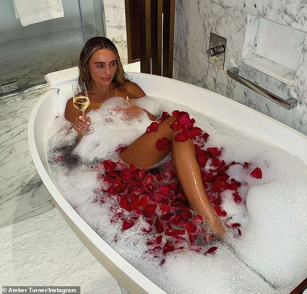 After staying at the top-rated Atlantis The Royal hotel and receiving a bouquet of 200 roses, a rose petal bath and champagne, Amber said she felt like the 