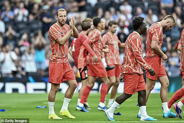 Vincent Kompany's team then took the lead thanks to a goal from Serge Gnabry.