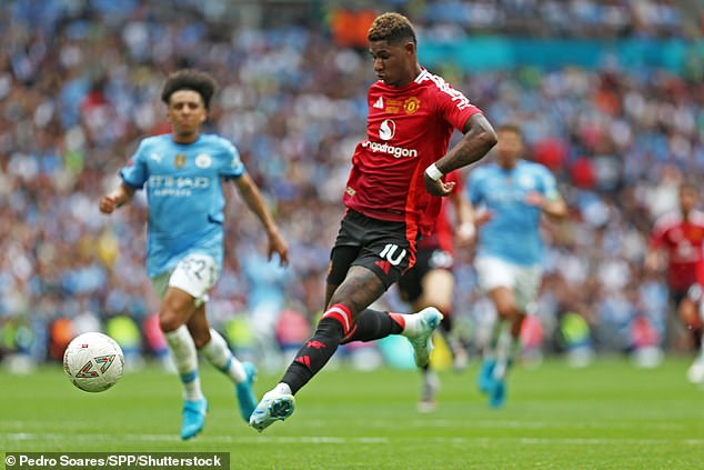 Manchester United had a couple of golden opportunities to put the ball in the back of the net at Wembley