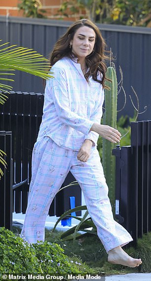 Shortly before leaving for the event, Ritchie was seen standing in front of her house in her pajamas.