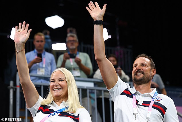 Mette-Marit and her husband Haakon refused to let the royal surprise deter them from their plans this weekend – the royal couple were photographed enjoying the Olympic Games on Saturday.