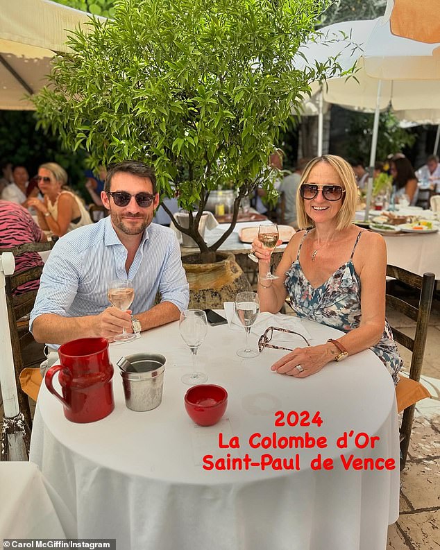 This year, enjoying a meal at La Colombe d'Or restaurant in the village of Saint-Paul de Vence, the couple smiled for a photo.