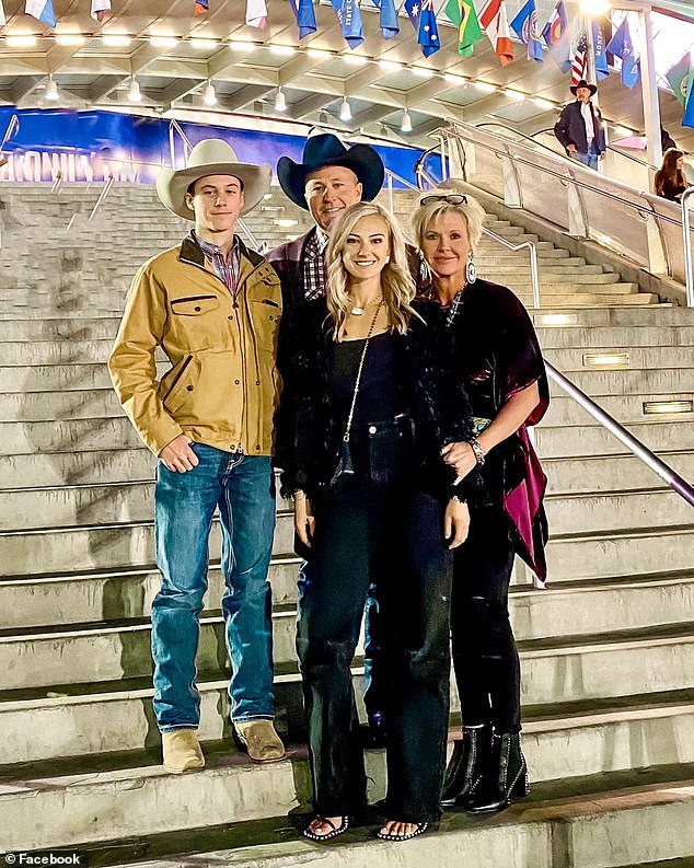 Ashford (pictured left) placed during Las Vegas Week in December 2023 and won a warm-up at the World Junior Team Roping Championships in March.