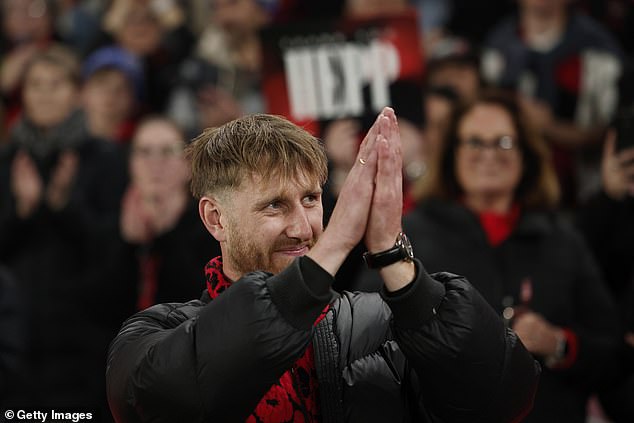 Former captain Dyson Heppell thanks the crowd after being left out of the squad following his announcement this week that he will retire at the end of the season.