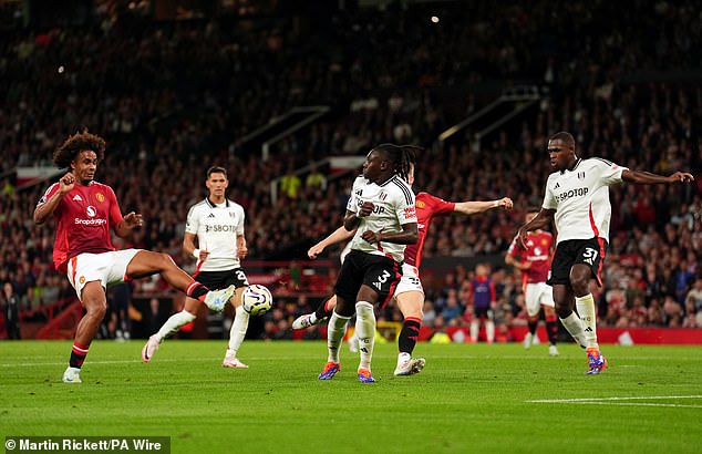 New signing Joshua Zirkzee scored the only goal as Manchester United beat Fulham in the last minute