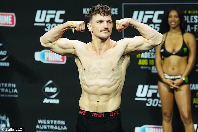 Jack Jenkins will have to prove he has what it takes to be a complete fighter at UFC 305