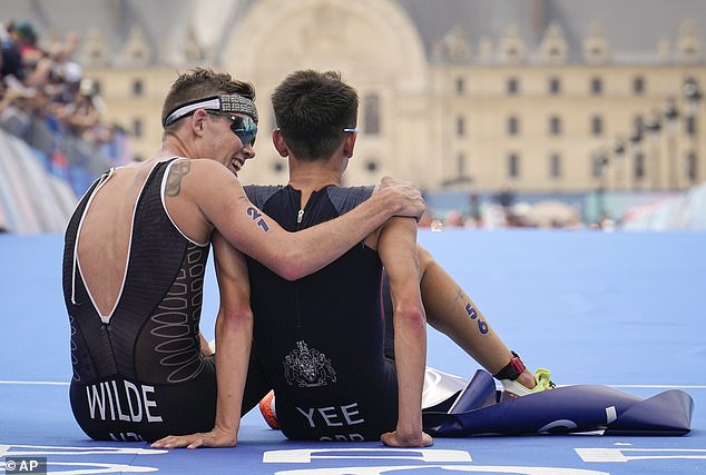 Wilde and Yee speak after a gruelling men's triathlon race on the streets of Paris