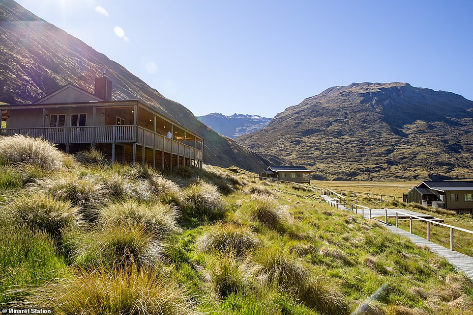 Minaret Station's sister company, Alpine Helicopters, operates a fleet of Squirrel AS5350 and MD500E helicopters offering daily departures from Queenstown and Wanaka heliports.