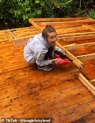 While building their home, Zoe and Brian relied on information they found online.