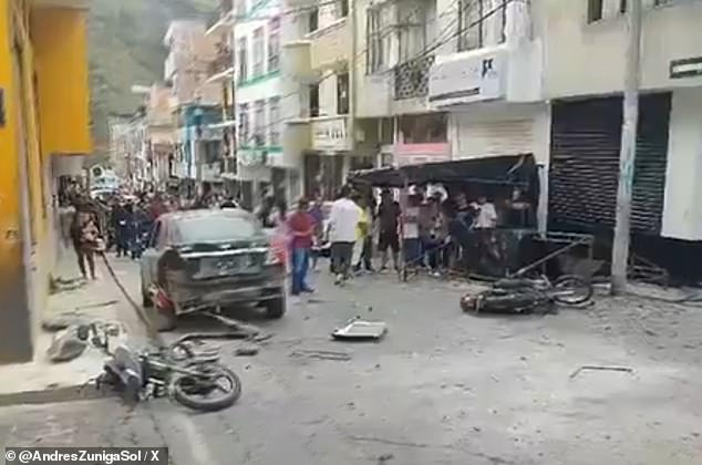 In the image: The consequences of the bombing of Samaniego