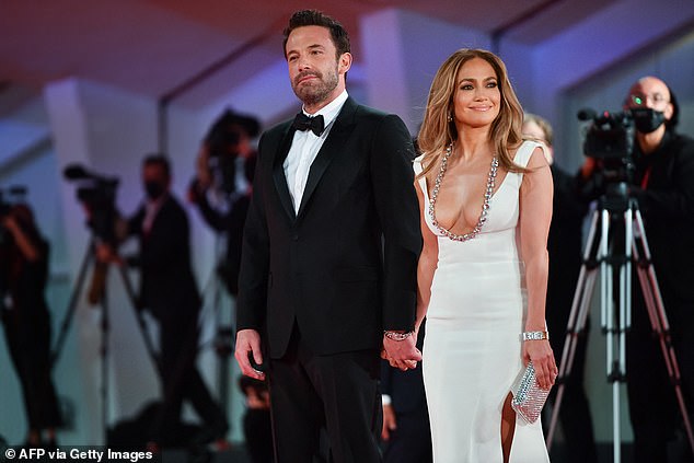 1724519702 658 Ben Affleck Has a Darkness That Jennifer Lopez Couldnt