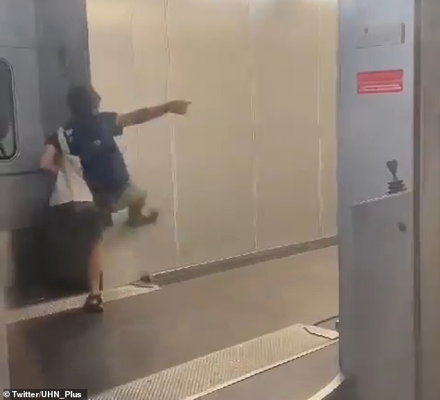 An American passenger lost his temper and kicked a wall on the boarding bridge while trying to break down the door of a LATAM plane after being told he could not board the flight because he had arrived late.