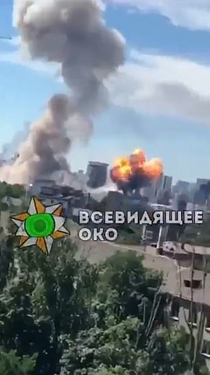 Video shows explosions, allegedly in Kyiv